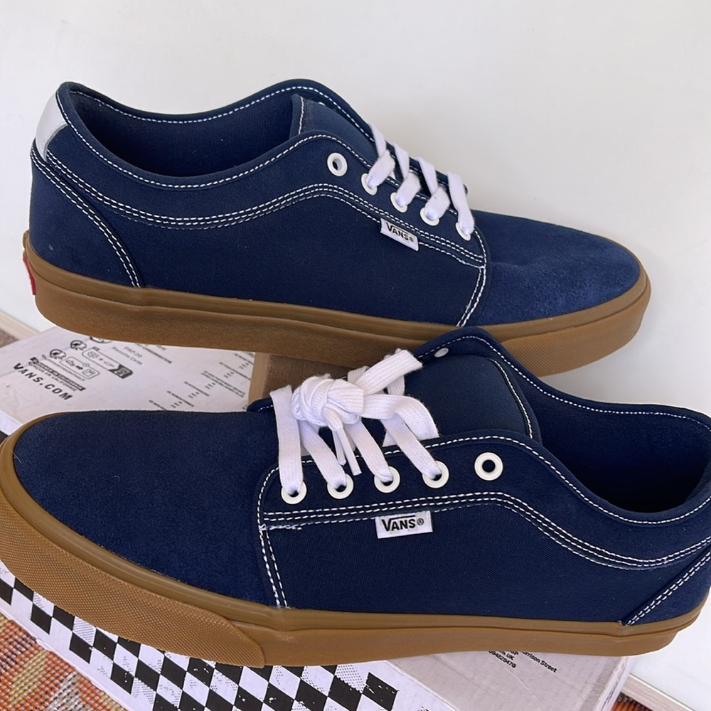 Vans WMNS Skate Chukka Low Dress Blues/Gum
VN0A4BX4FS1
Sneakers - Picture 10 of 16